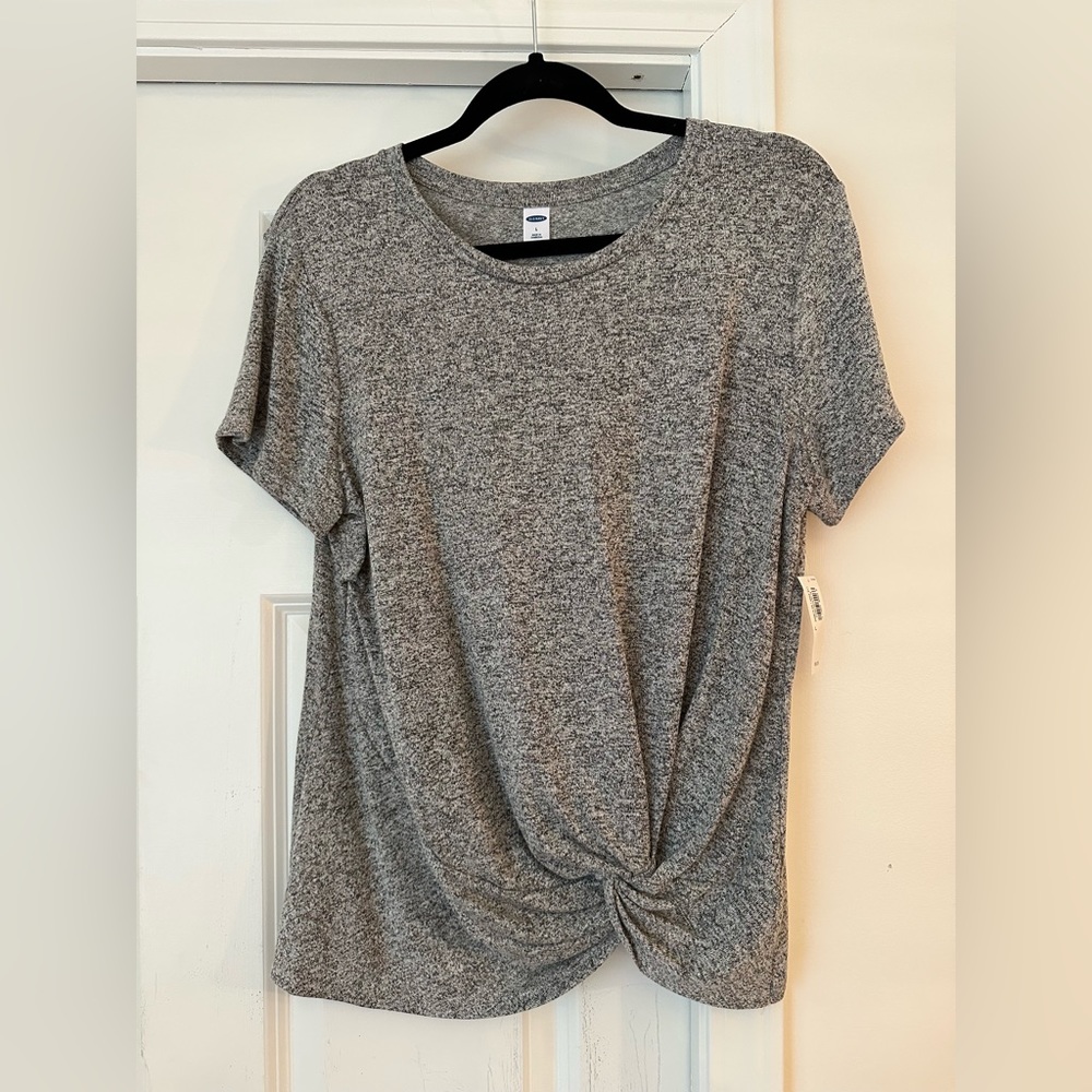 Old Navy twisted hem women’s short sleeve top